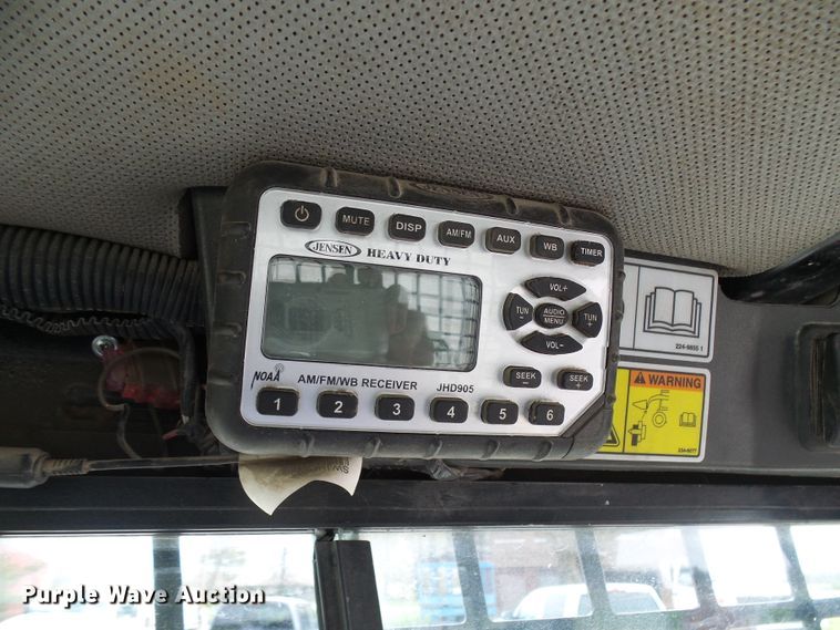 image for item DG5636 2005 Caterpillar  246B skid steer loader