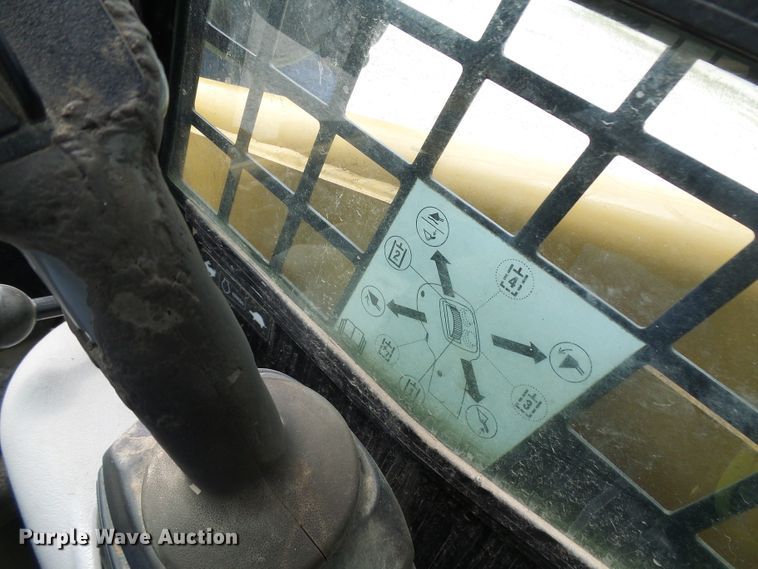 image for item DG5636 2005 Caterpillar  246B skid steer loader