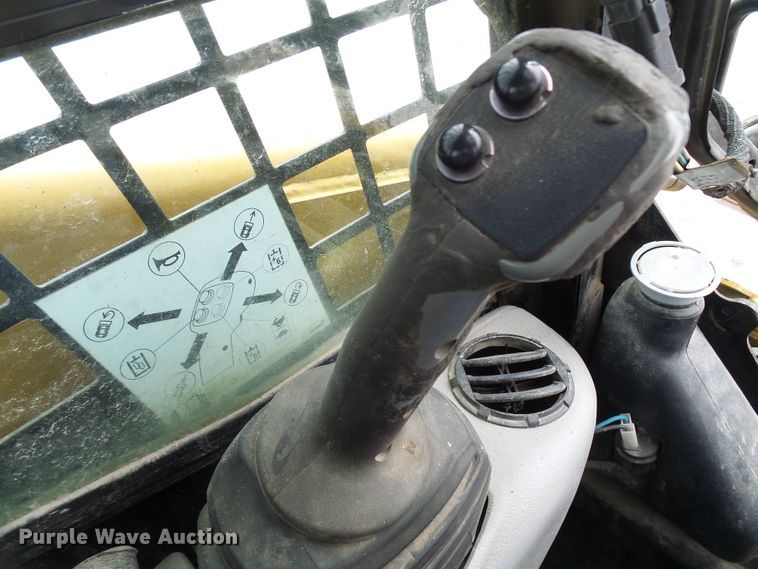 image for item DG5636 2005 Caterpillar  246B skid steer loader