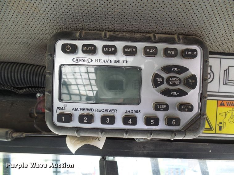 image for item DG5636 2005 Caterpillar  246B skid steer loader