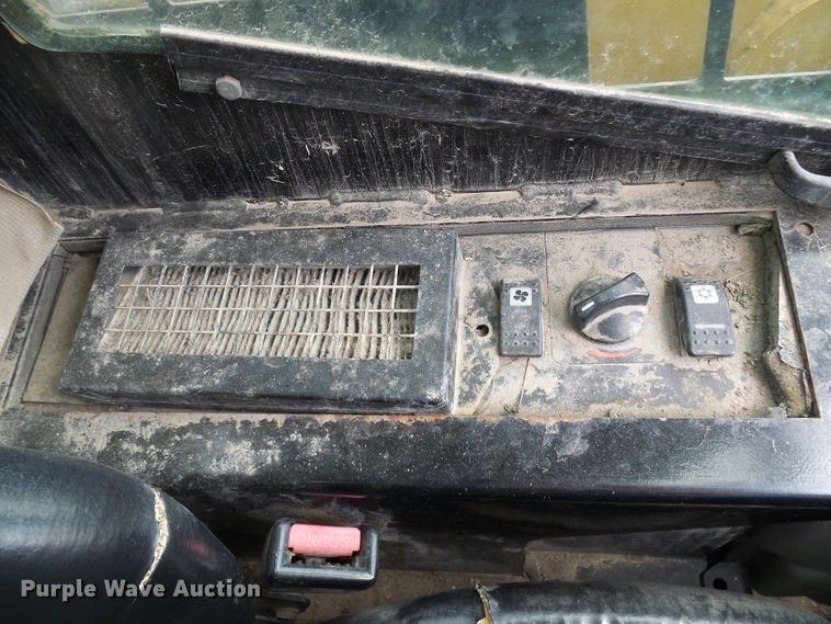 image for item DG5636 2005 Caterpillar  246B skid steer loader