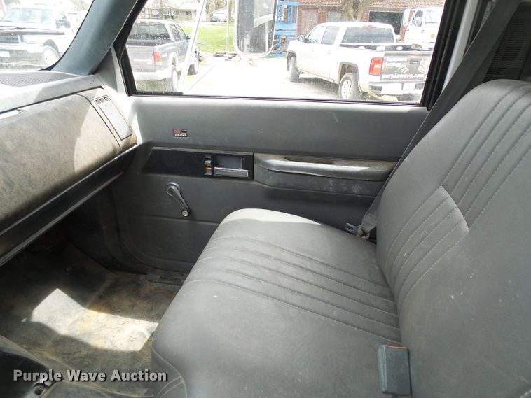 image for item DG5637 1991 GMC TopKick C6500 dump truck