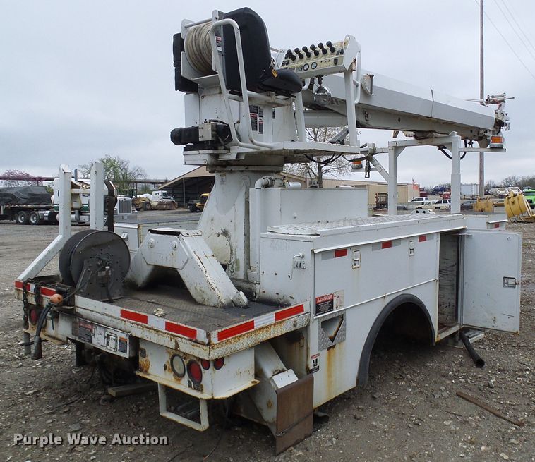 Altec utility bed in Columbia, MO | Item DG5648 sold | Purple Wave