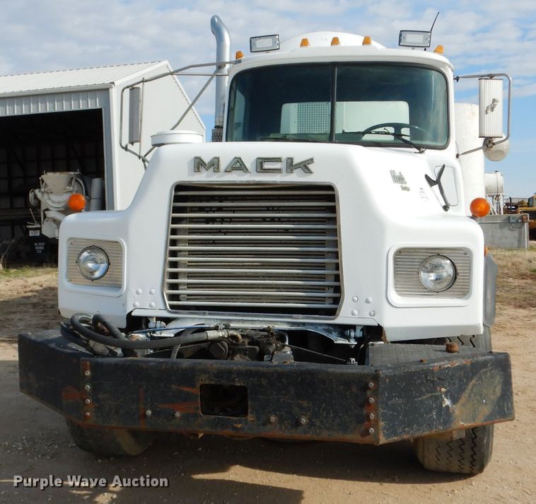 image for item DG6407 1995 Mack DM690S ready mix truck