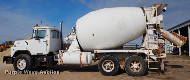 image for item DG6407 1995 Mack DM690S ready mix truck