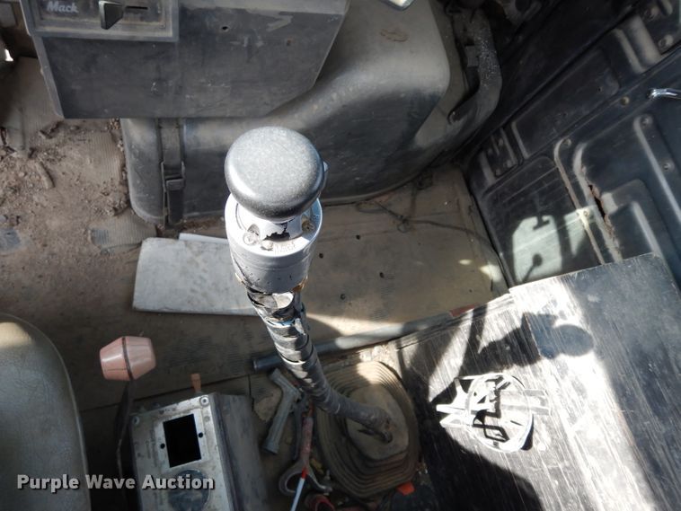 image for item DG6407 1995 Mack DM690S ready mix truck