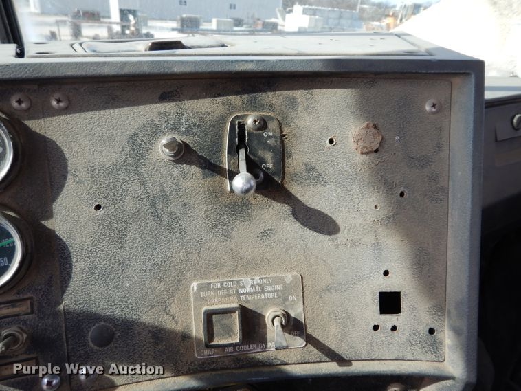 image for item DG6407 1995 Mack DM690S ready mix truck