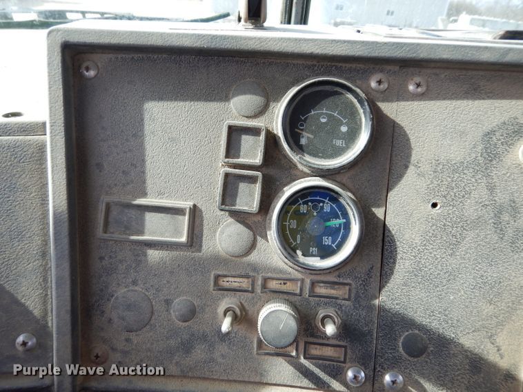 image for item DG6407 1995 Mack DM690S ready mix truck