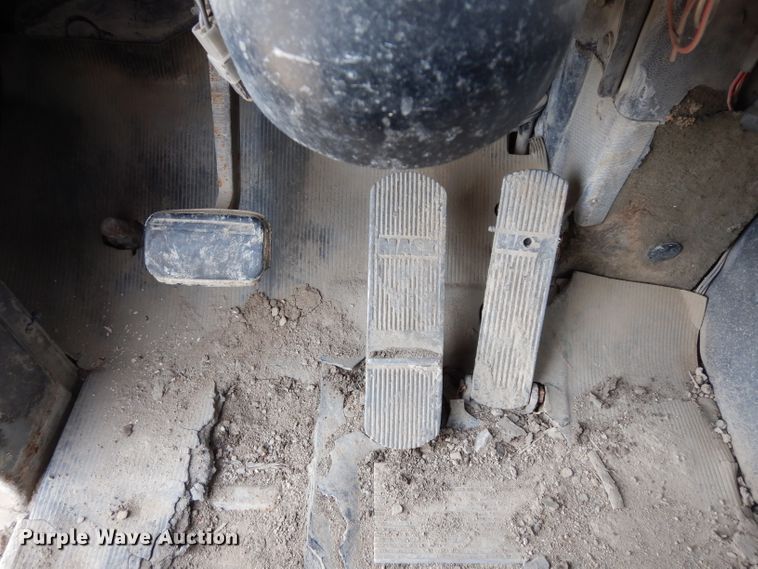 image for item DG6407 1995 Mack DM690S ready mix truck