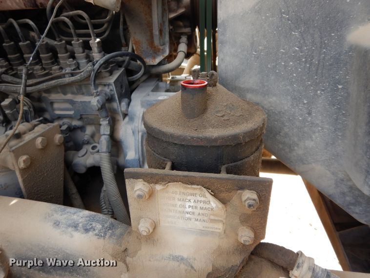 image for item DG6407 1995 Mack DM690S ready mix truck