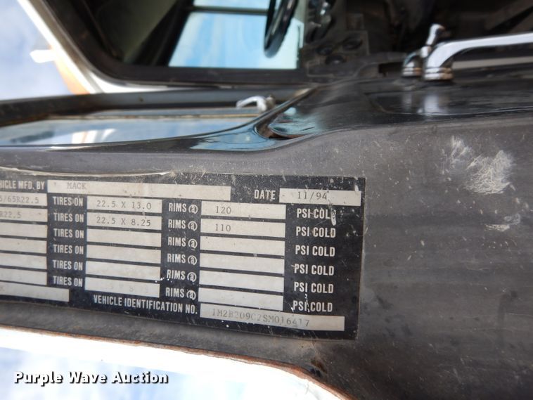 image for item DG6407 1995 Mack DM690S ready mix truck