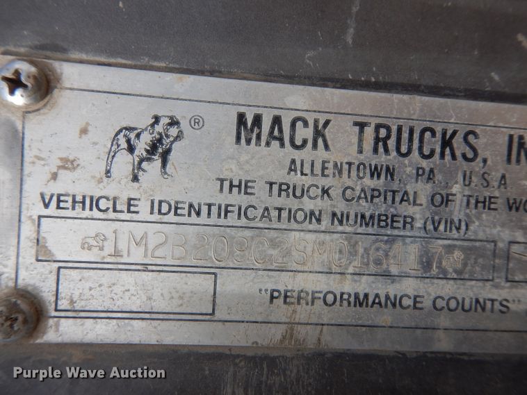 image for item DG6407 1995 Mack DM690S ready mix truck