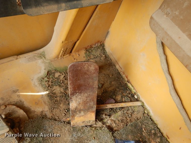 image for item DG6408 1987 Caterpillar 615 elevating scraper