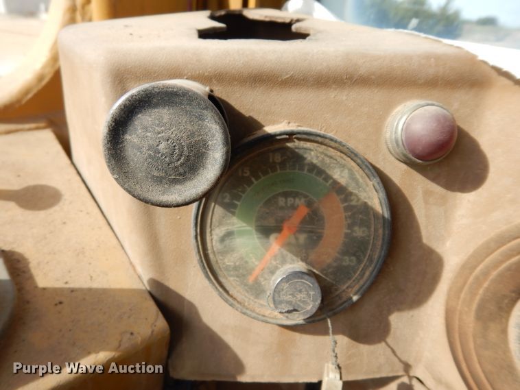 image for item DG6408 1987 Caterpillar 615 elevating scraper