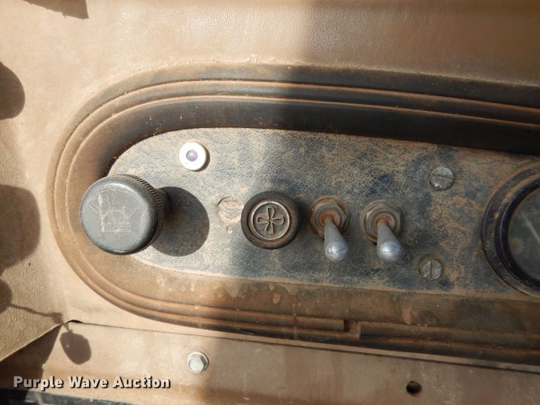 image for item DG6408 1987 Caterpillar 615 elevating scraper