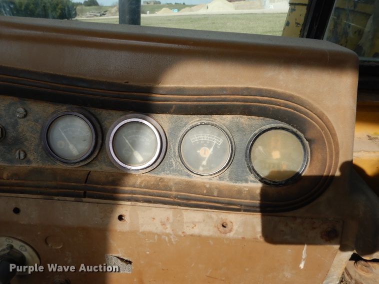 image for item DG6408 1987 Caterpillar 615 elevating scraper