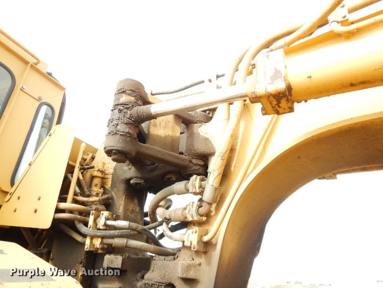 image for item DG6408 1987 Caterpillar 615 elevating scraper