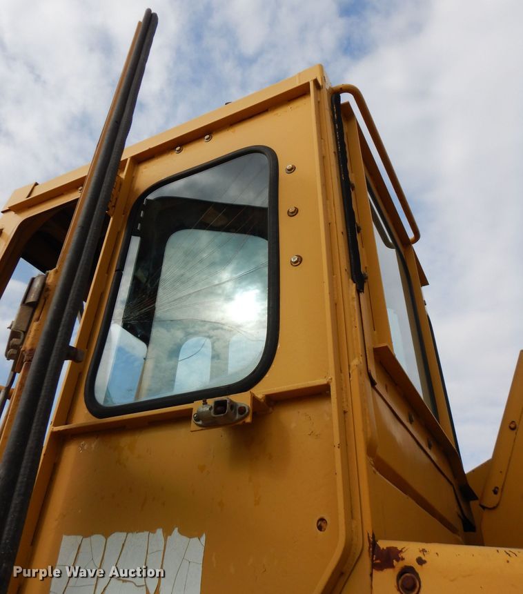 image for item DG6408 1987 Caterpillar 615 elevating scraper