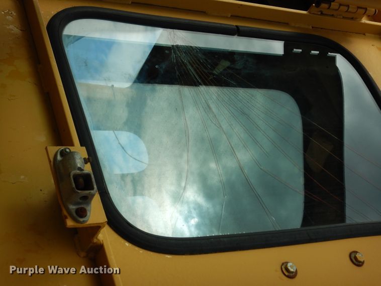 image for item DG6408 1987 Caterpillar 615 elevating scraper