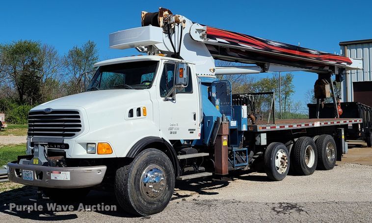 image for item DG7707 2007 Sterling LT9500 crane truck