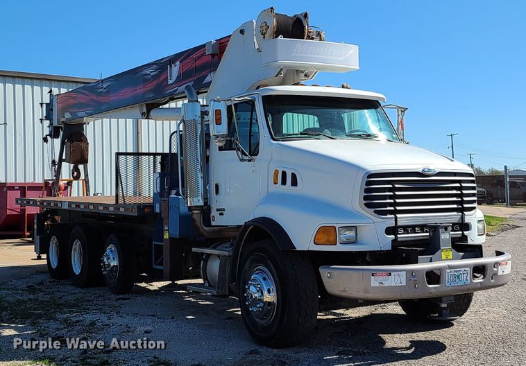 image for item DG7707 2007 Sterling LT9500 crane truck