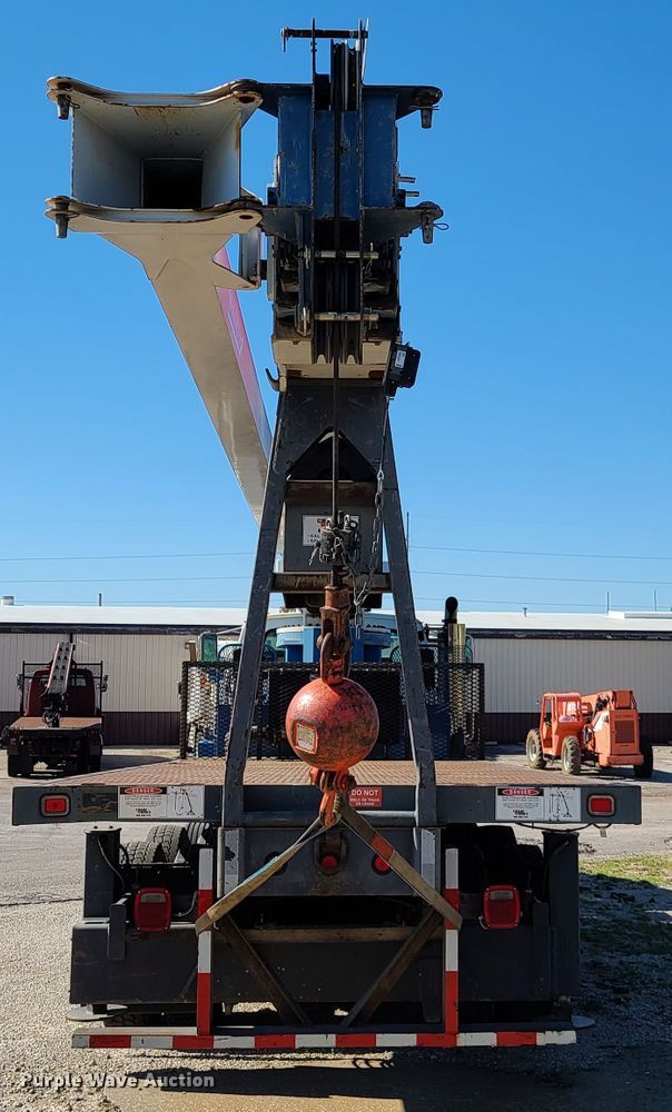 image for item DG7707 2007 Sterling LT9500 crane truck