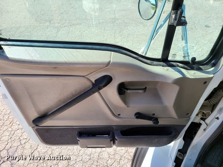 image for item DG7707 2007 Sterling LT9500 crane truck