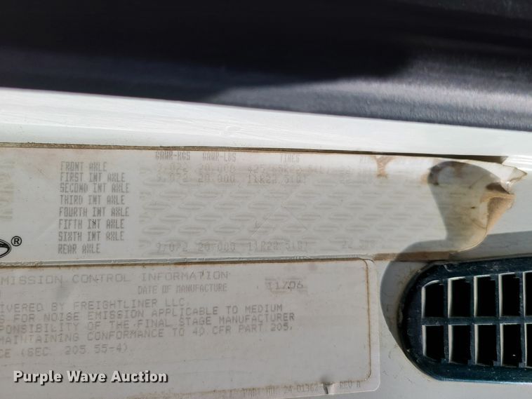 image for item DG7707 2007 Sterling LT9500 crane truck