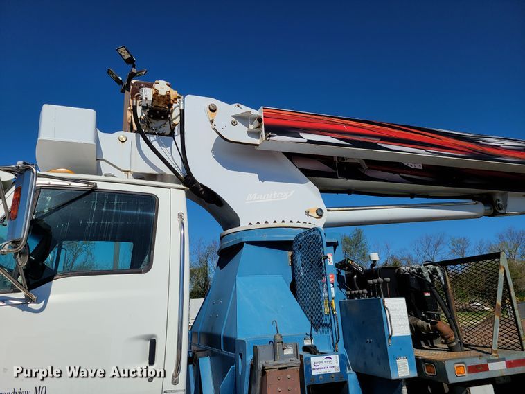 image for item DG7707 2007 Sterling LT9500 crane truck