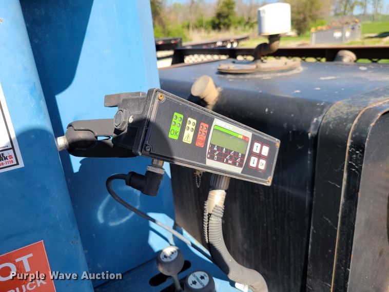 image for item DG7707 2007 Sterling LT9500 crane truck