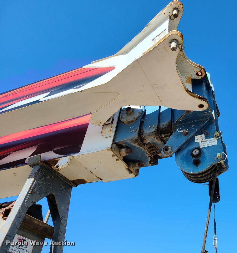 image for item DG7707 2007 Sterling LT9500 crane truck