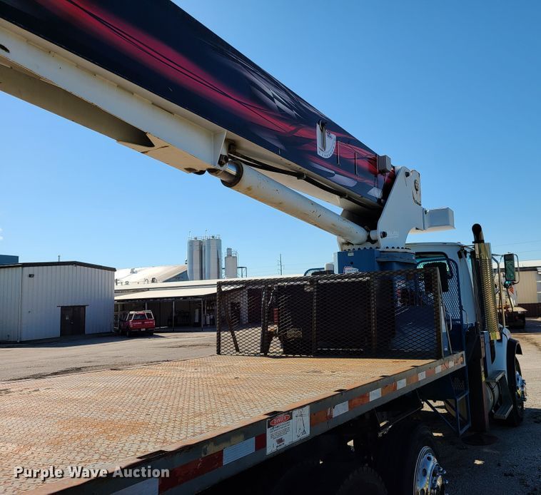 image for item DG7707 2007 Sterling LT9500 crane truck