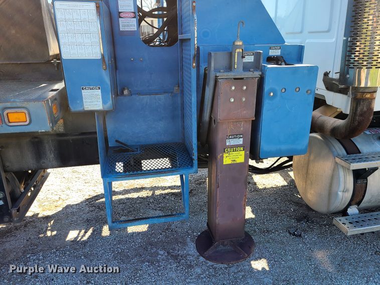 image for item DG7707 2007 Sterling LT9500 crane truck