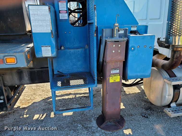 image for item DG7707 2007 Sterling LT9500 crane truck