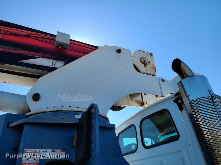 image for item DG7707 2007 Sterling LT9500 crane truck