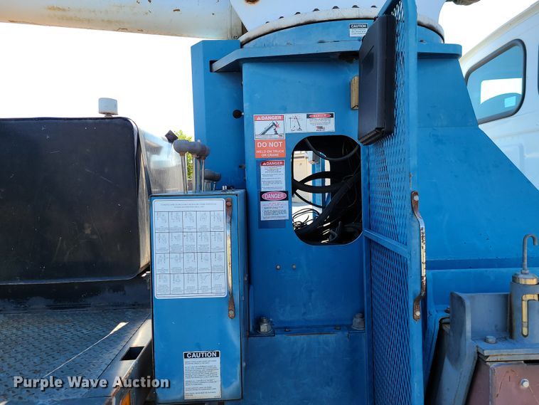 image for item DG7707 2007 Sterling LT9500 crane truck