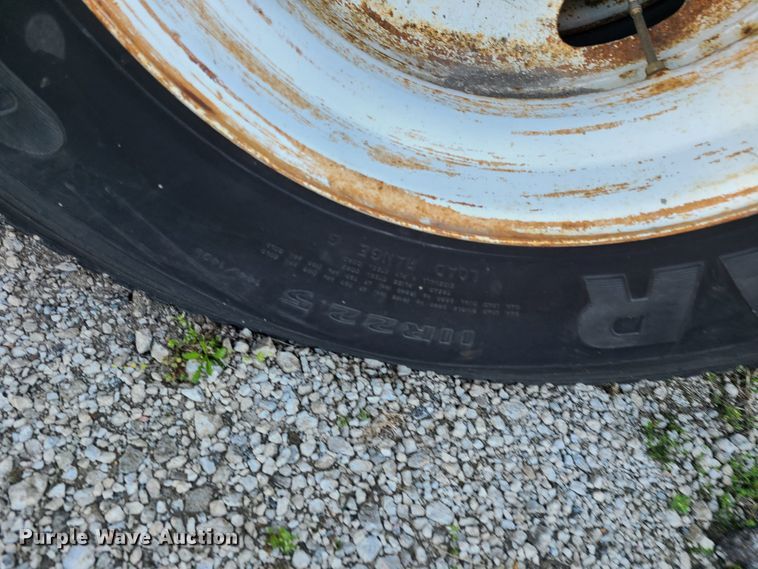 image for item DG7707 2007 Sterling LT9500 crane truck