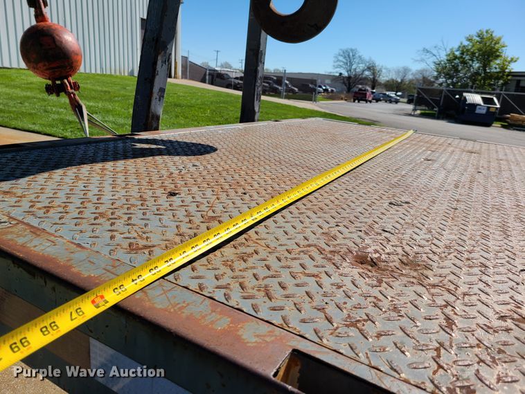 image for item DG7707 2007 Sterling LT9500 crane truck