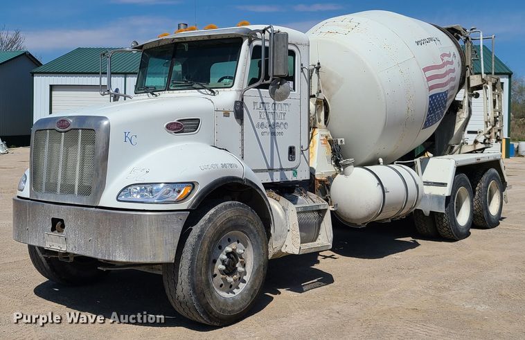 image for item DG7710 2007 Peterbilt 335 ready mix truck