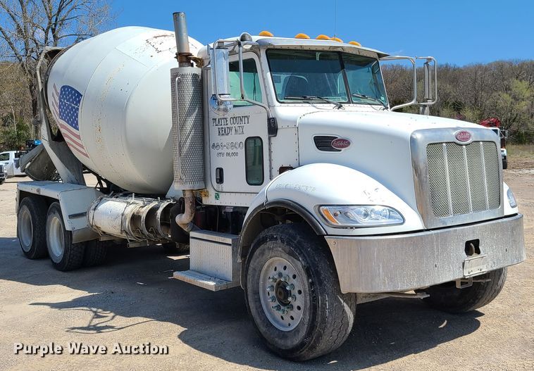 image for item DG7710 2007 Peterbilt 335 ready mix truck