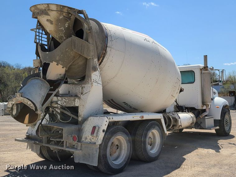 image for item DG7710 2007 Peterbilt 335 ready mix truck