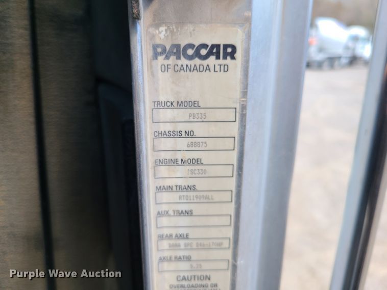 image for item DG7710 2007 Peterbilt 335 ready mix truck