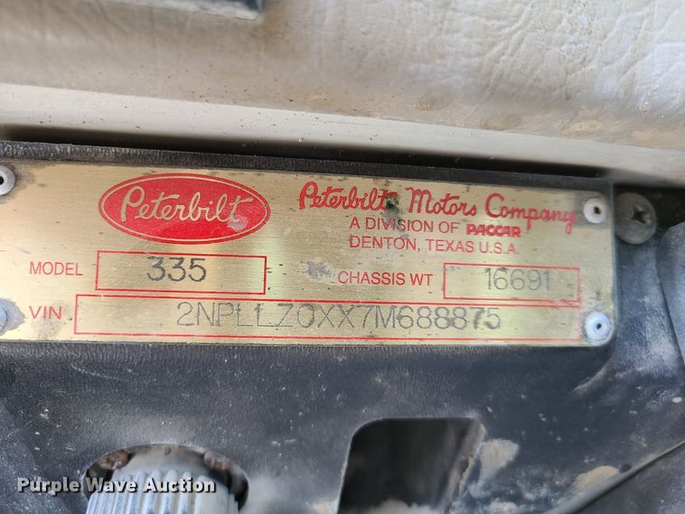 image for item DG7710 2007 Peterbilt 335 ready mix truck