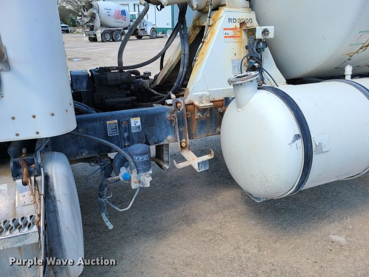 image for item DG7710 2007 Peterbilt 335 ready mix truck