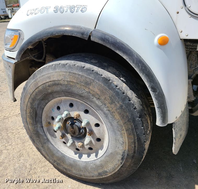 image for item DG7710 2007 Peterbilt 335 ready mix truck