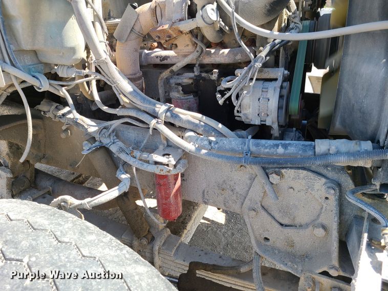 image for item DG7710 2007 Peterbilt 335 ready mix truck