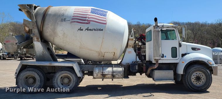 image for item DG7711 2006 Peterbilt 335 ready mix truck