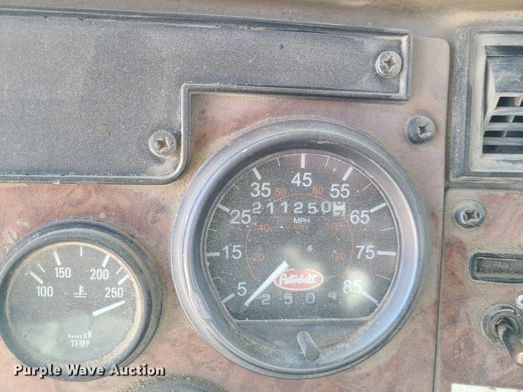 image for item DG7711 2006 Peterbilt 335 ready mix truck