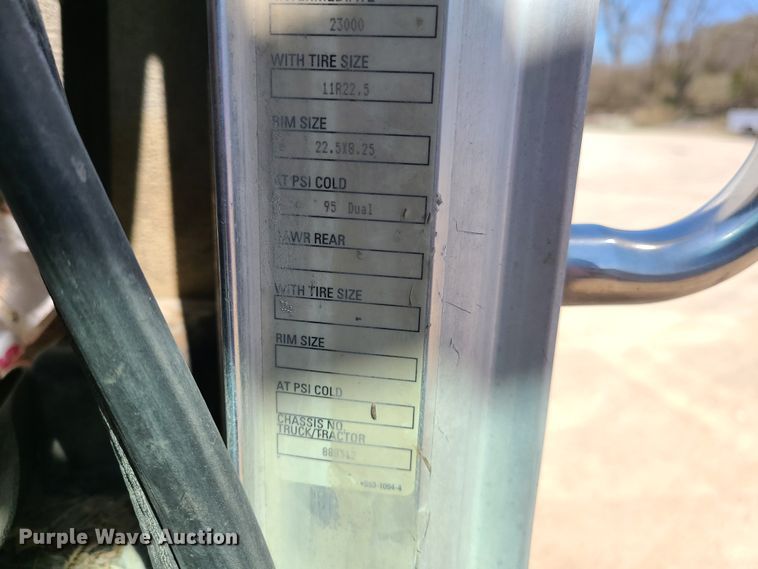 image for item DG7711 2006 Peterbilt 335 ready mix truck