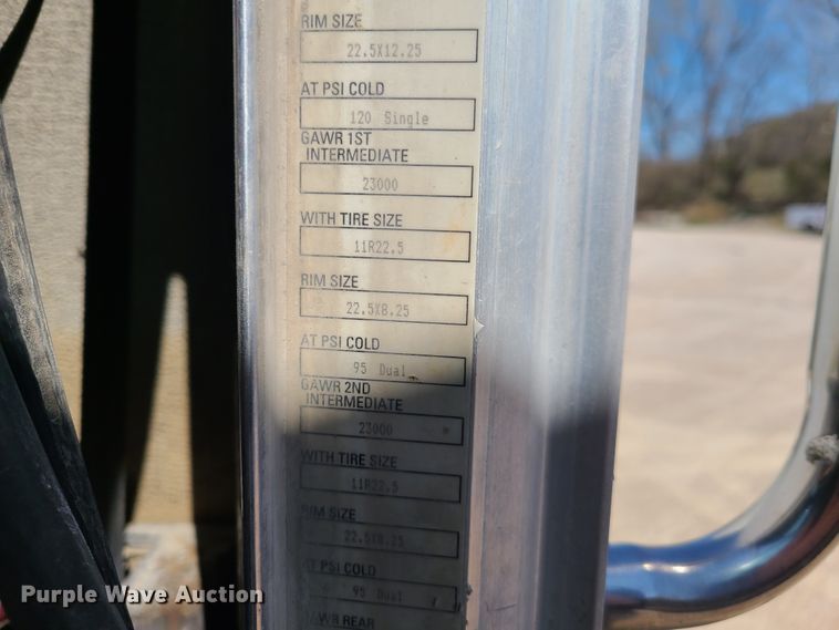 image for item DG7711 2006 Peterbilt 335 ready mix truck